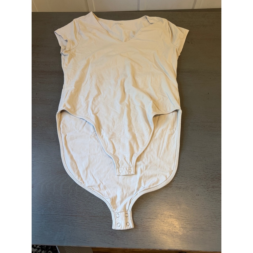 Old Navy Womens XL Beige V-Neck Short Sleeve Snap Closure Bodysuit
